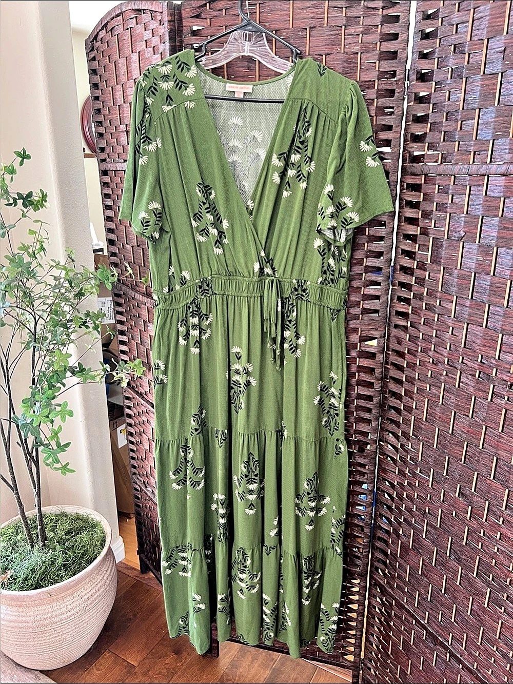 Knox Rose Midi Dress Green Floral